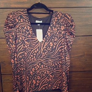 Beautiful puff sleeve top